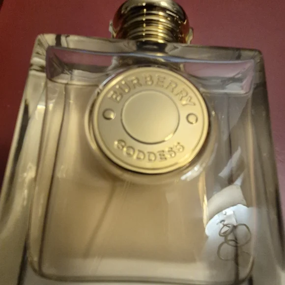 Burberry Goddess Fragrance Set with Gold Accents 3 piece set New in Box - Picture 7 of 9